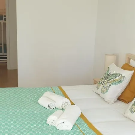 Free Parking & 5min Walk To Subway Apartmán *