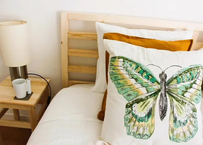 Lägenhet Free Parking & 5min Walk To Subway *