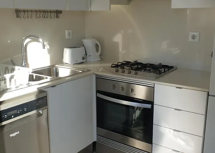 Free Parking & 5min Walk To Subway Lägenhet *